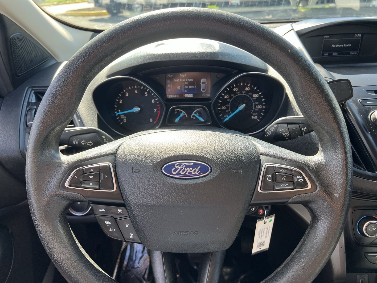 Used 2018 Ford Escape SE w/ Ford Safe & Smart Package FWD image 16