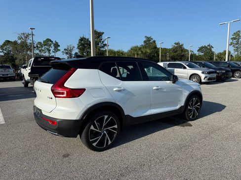 Used 2020 Volvo XC40 T5 R-Design AWD/4WD image 3