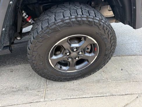 Used 2021 Jeep Gladiator Rubicon AWD/4WD image 37
