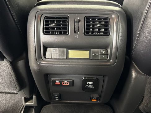 Used 2019 Nissan Pathfinder SL FWD image 48