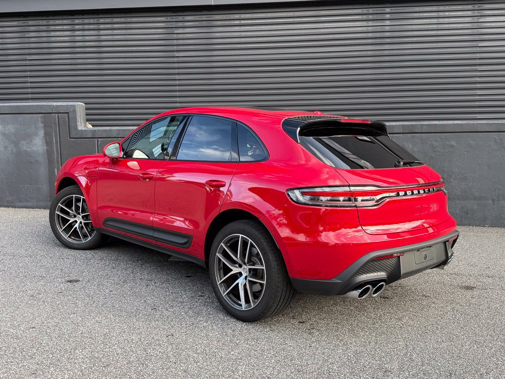 Certified 2026 Porsche Macan AWD/4WD image 8