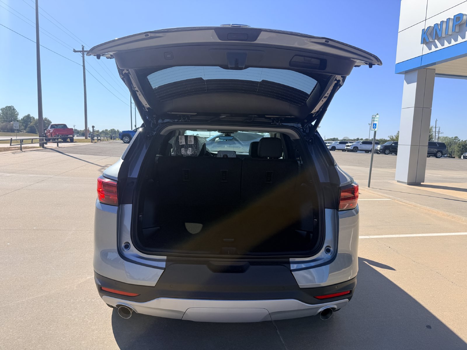 New 2026 Chevrolet Blazer LT w/ Sound & Technology Package FWD image 8