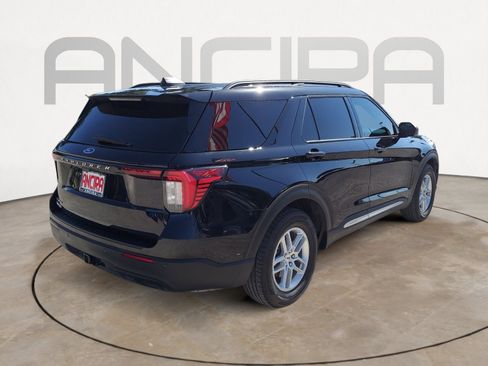 Used 2025 Ford Explorer Active RWD image 10