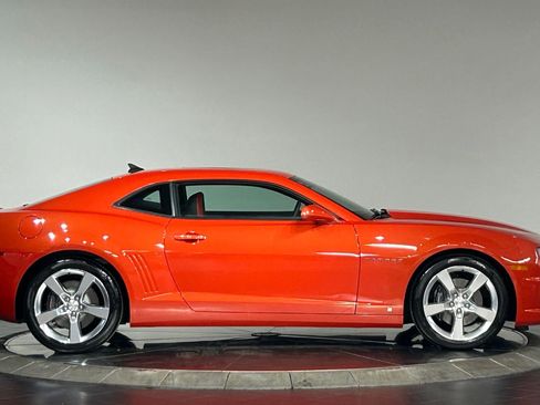 Used 2010 Chevrolet Camaro SS w/ Interior Accent Trim Package RWD image 11