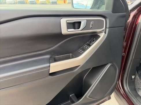 Used 2023 Ford Explorer XLT w/ Equipment Group 202A image 13