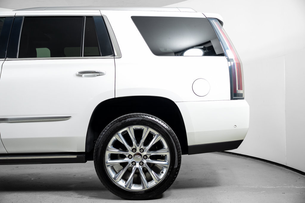 Used 2020 Cadillac Escalade Premium Luxury RWD image 13