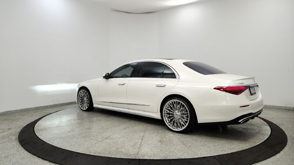 Used 2022 Mercedes-Benz S 580 4MATIC Sedan image 3