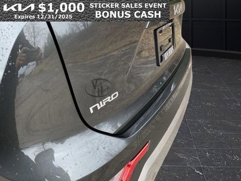 New 2025 Kia Niro LX image 33