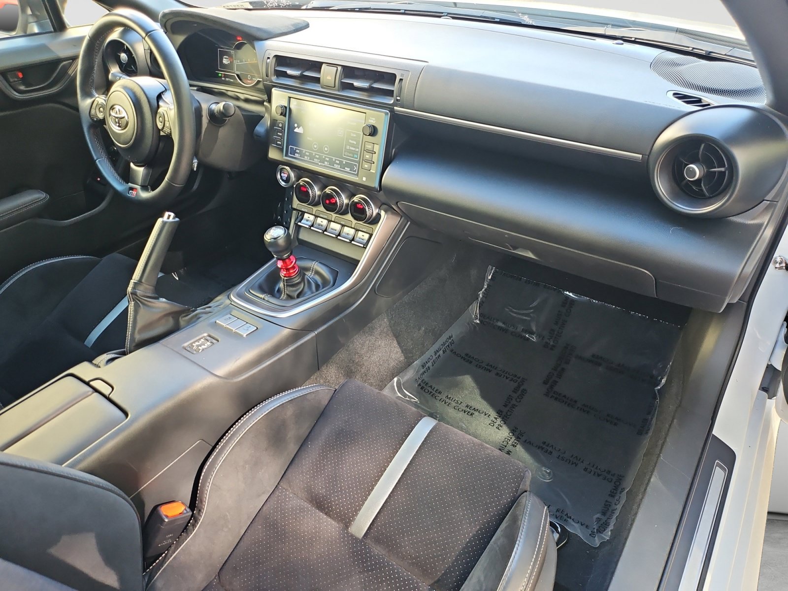 Used 2025 Toyota GR86 Premium w/ Performance Package RWD image 16