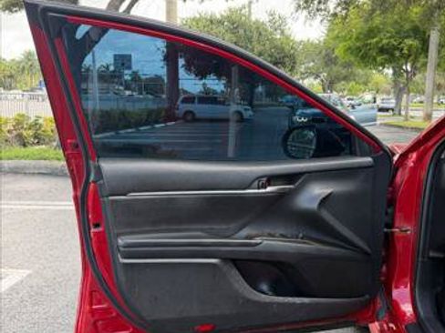 Used 2022 Toyota Camry SE w/ Convenience Package FWD image 26