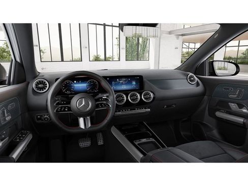 New 2026 Mercedes-Benz GLA 250 4MATIC image 3