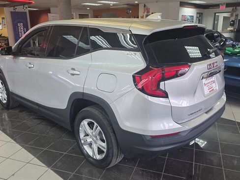 Used 2018 GMC Terrain SLE image 8