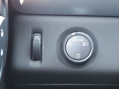 Used 2018 Chevrolet Tahoe LT image 24