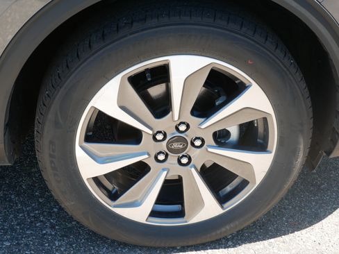 Used 2023 Ford Escape Platinum AWD/4WD image 15