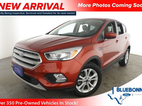 Used 2019 Ford Escape SE image 1