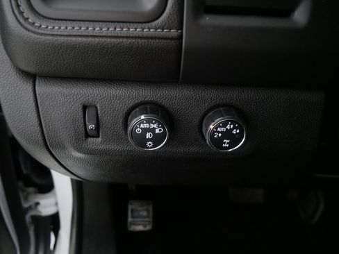 Used 2015 GMC Canyon SLE w/ SLE Convenience Package image 26