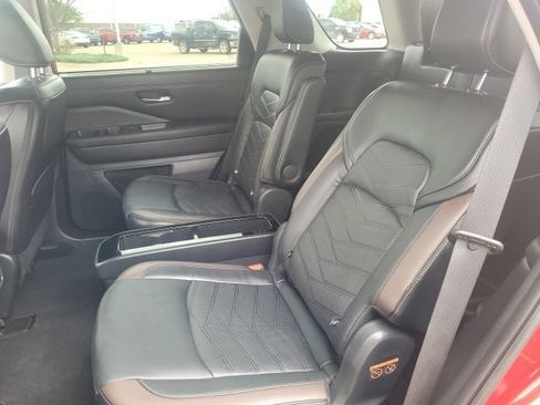 Certified 2023 Nissan Pathfinder Platinum FWD image 23