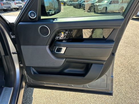 Used 2022 Land Rover Range Rover P525 Westminster Edition image 14
