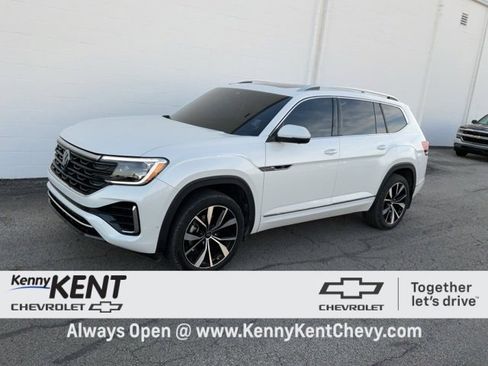 Used 2024 Volkswagen Atlas SEL Premium R-Line image 36