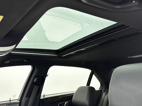 Used 2016 Mercedes-Benz E 350 Sedan w/ Premium Package image 5