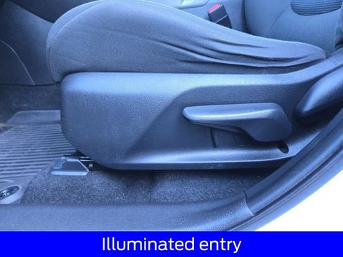 Used 2022 Toyota RAV4 LE AWD/4WD image 22