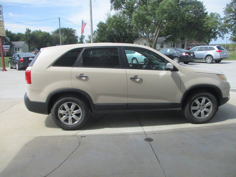 Used 2012 Kia Sorento FWD w/ Third Row Pkg image 16