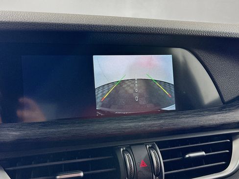 Used 2023 Alfa Romeo Stelvio Sprint image 23