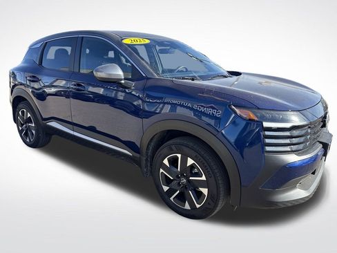 Used 2025 Nissan Kicks SV w/ Illumination Package image 7