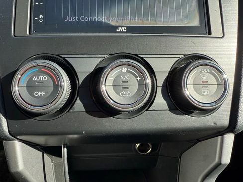 Used 2014 Subaru Forester 2.5i Limited image 15