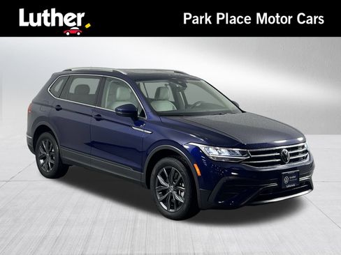 Certified 2022 Volkswagen Tiguan SE w/ Panoramic Sunroof Package image 1