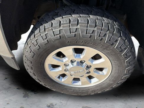 Used 2015 GMC Sierra 2500 SLT w/ Driver Alert Package image 9