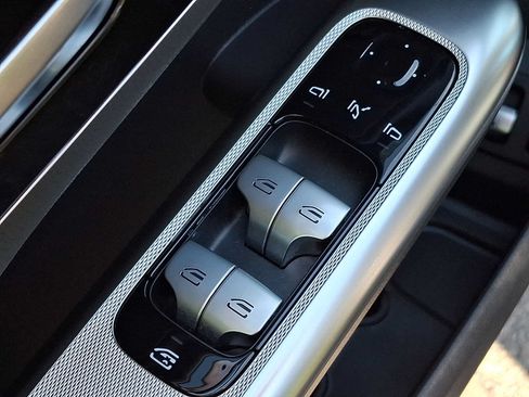 Certified 2025 Mercedes-Benz GLC 350e 4MATIC image 24