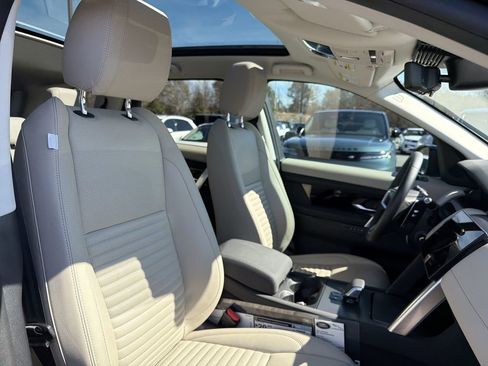Used 2025 Land Rover Discovery Sport S image 14