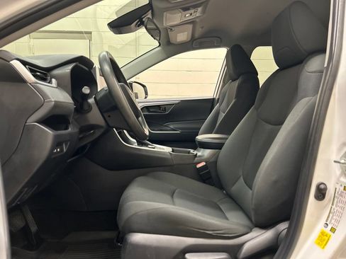 Used 2024 Toyota RAV4 LE AWD/4WD image 7