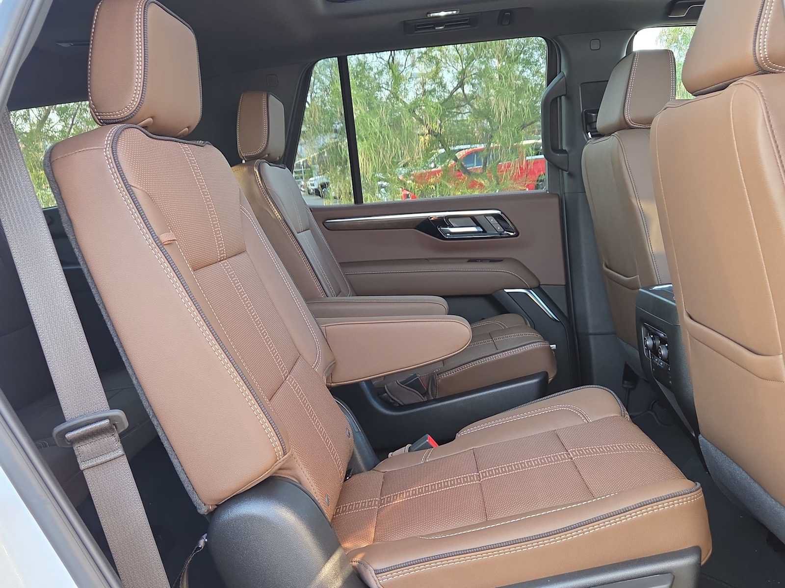 New 2026 Chevrolet Tahoe High Country AWD/4WD image 17