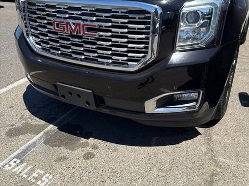 Used 2019 GMC Yukon Denali w/ Denali Ultimate Package AWD/4WD image 2