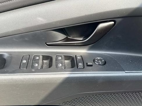 Used 2025 Hyundai Elantra Sport FWD image 26