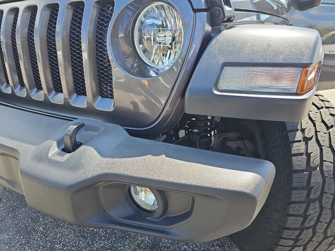 Used 2018 Jeep Wrangler Unlimited Sport AWD/4WD image 35
