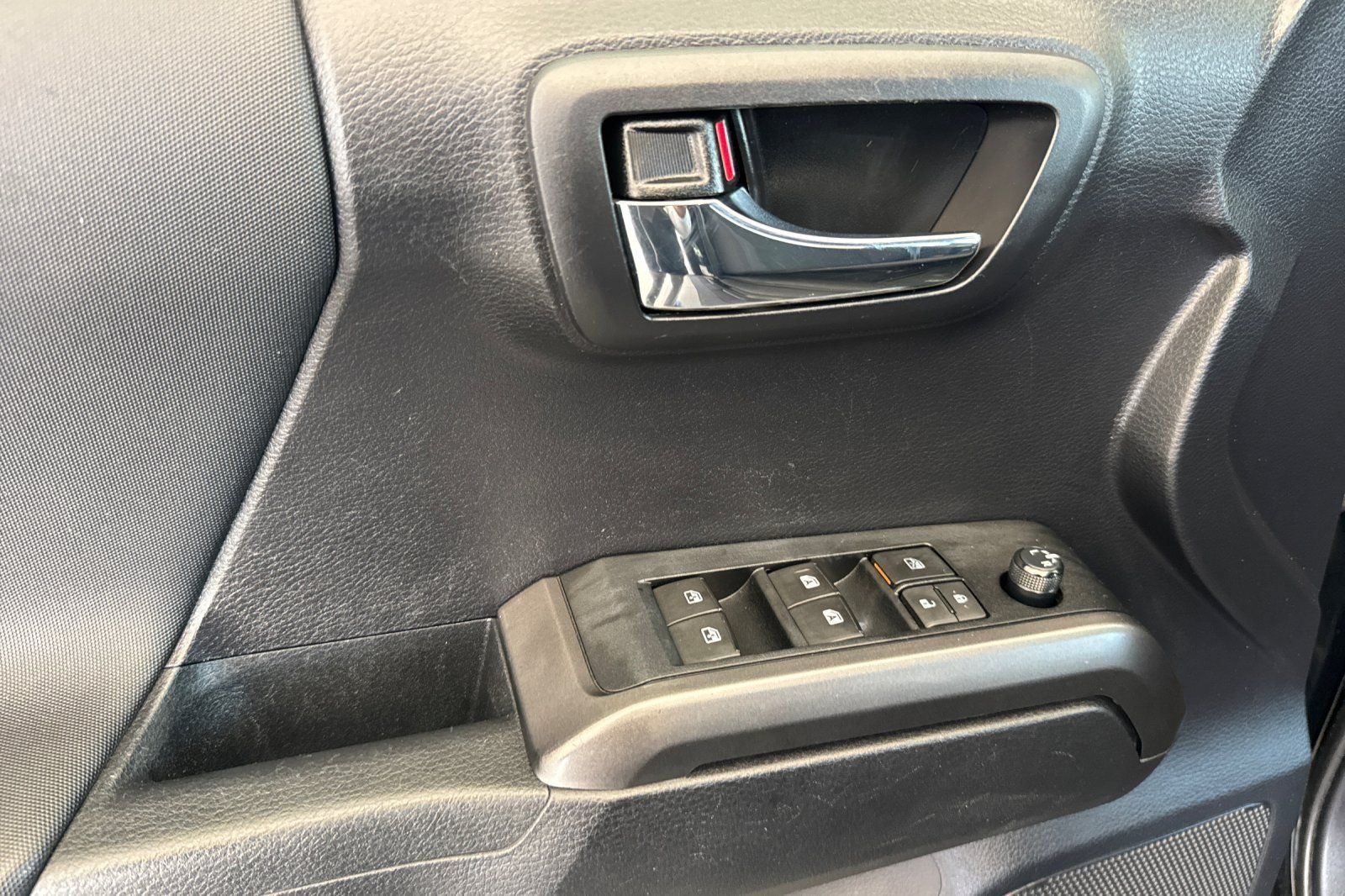 Used 2019 Toyota Tacoma TRD Sport RWD image 10