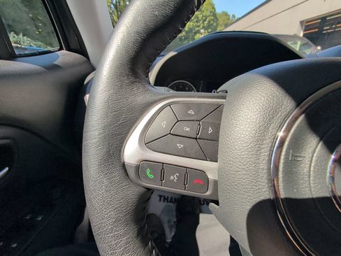 Used 2020 Jeep Renegade Latitude w/ Cold Weather Group AWD/4WD image 18