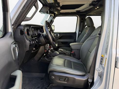 Used 2024 Jeep Gladiator Mojave image 9