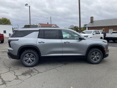 New 2026 Chevrolet Traverse LT w/ Driver Confidence Package image 8