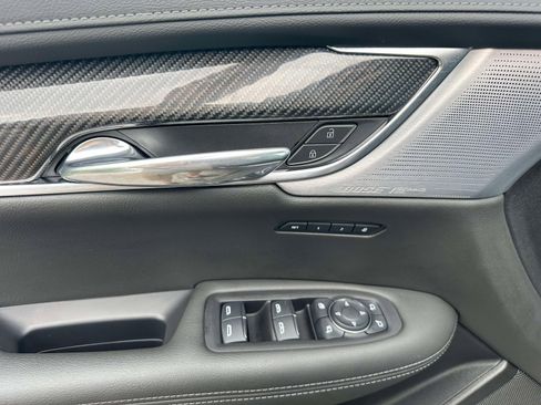 Used 2024 Cadillac XT6 Sport w/ Technology Package AWD/4WD image 22