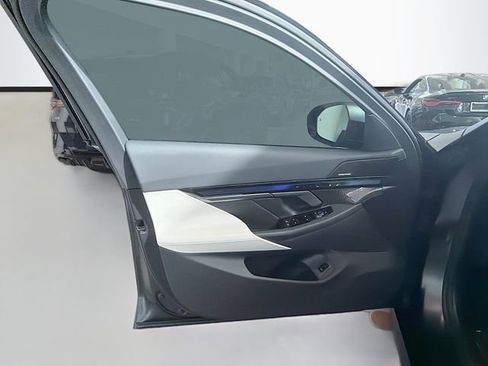 New 2026 BMW 540i xDrive w/ Executive Package image 21