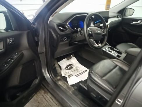 Used 2025 Ford Escape Platinum AWD/4WD image 5