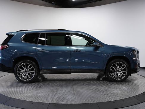 Used 2026 GMC Acadia Denali Ultimate w/ LPO, Floor Liner Package AWD/4WD image 10