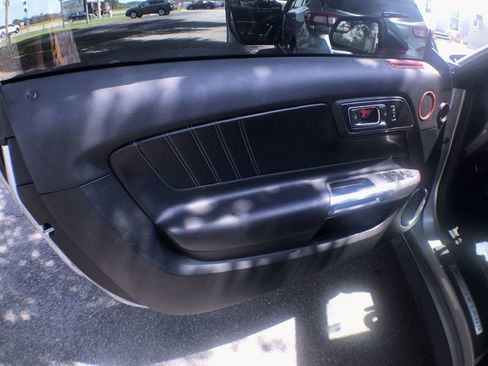 Used 2020 Ford Mustang Premium image 12