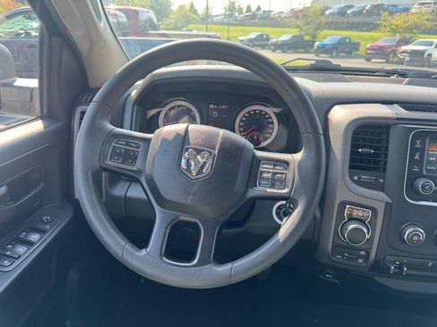 Used 2019 RAM 1500 Express w/ Express Value Package AWD/4WD image 12