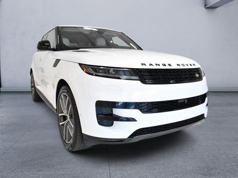 Used 2023 Land Rover Range Rover Sport SE AWD/4WD image 6