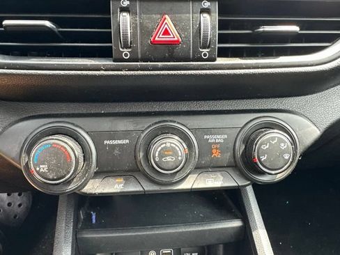 Used 2021 Kia Forte LXS FWD image 11